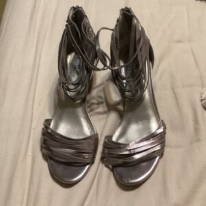 Worthington Chic Silver Strappy Women's Sandals